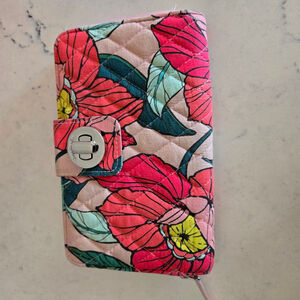 Vera Bradley Turnlock Wallet in Vintage Floral